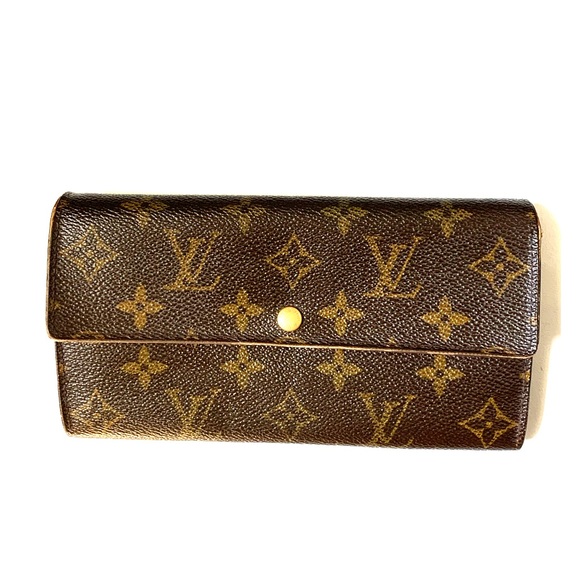 Authentic Louis Vuitton Sarah Wallet - Picture 1 of 5